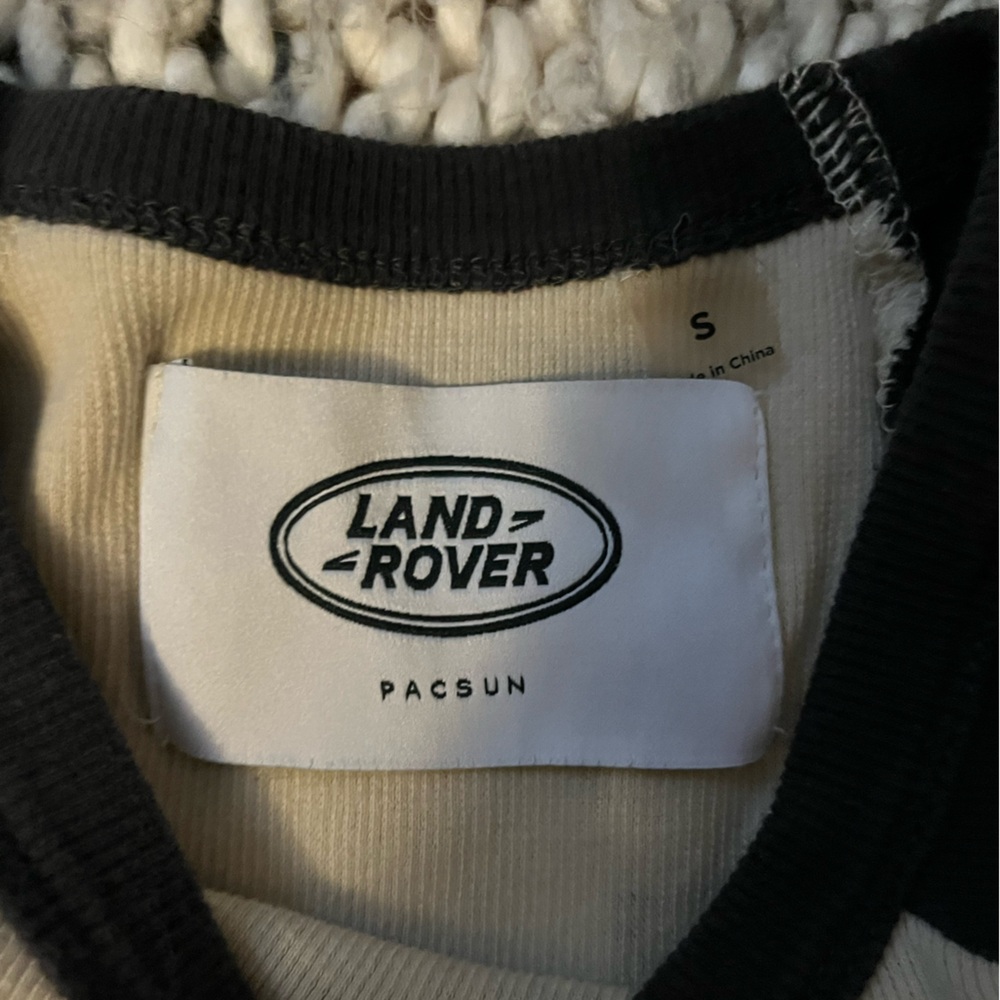 Land Rover Tee - Picture 3 of 3